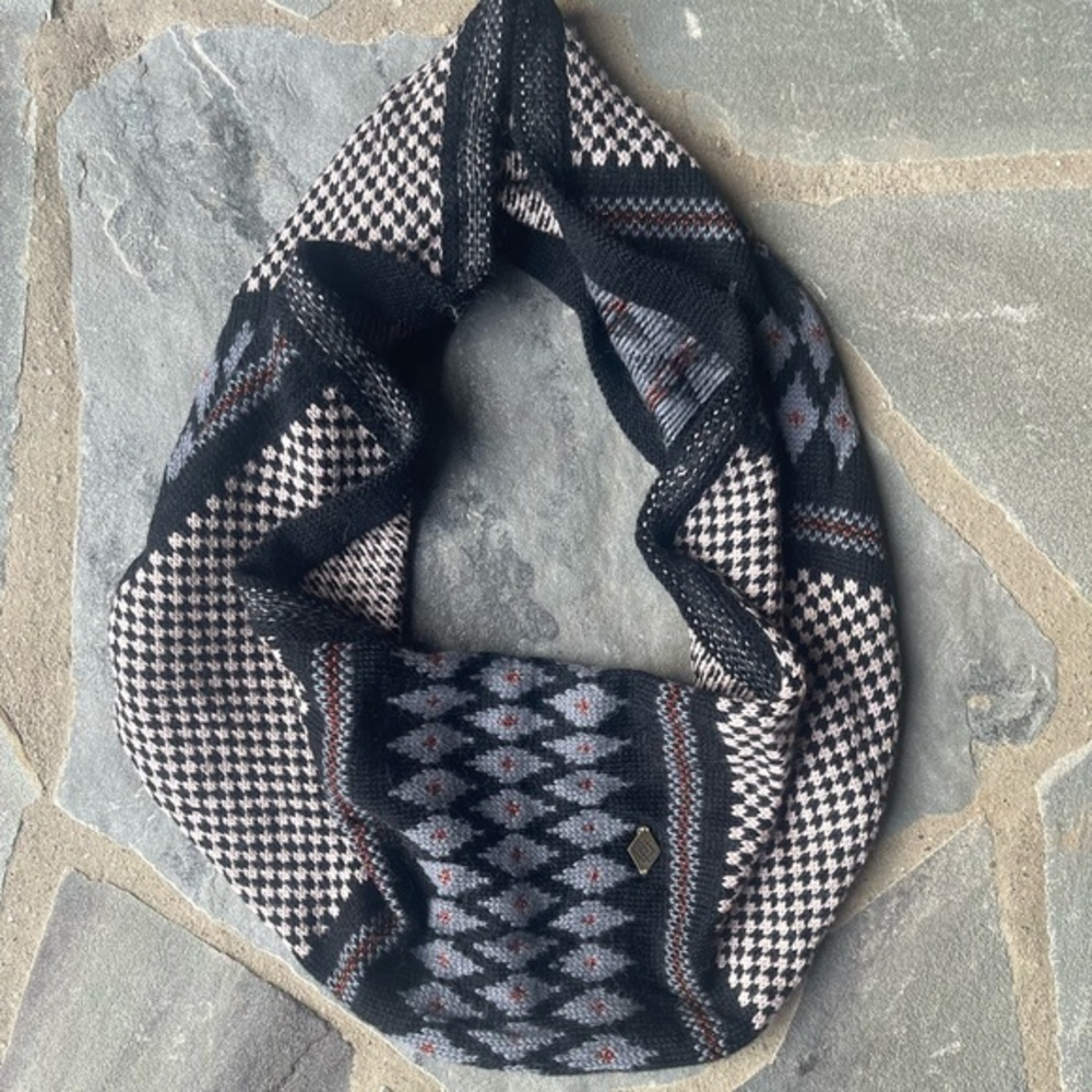 New! Emilime-Flor Neck Warmer